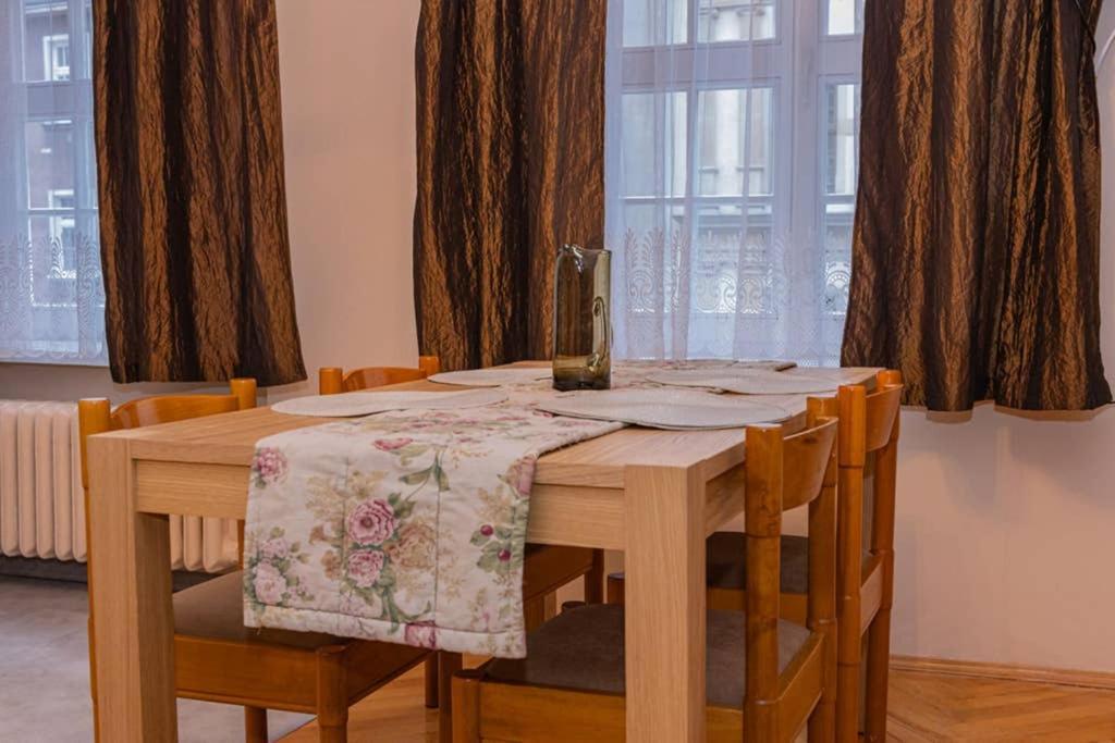 Apartament Brama Chlebnicka กดัญสก์ ภายนอก รูปภาพ